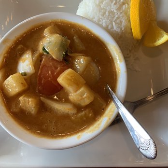 Thai Paradise - Pineapple Curry - Thai Near Me - Folsom, California Thai Paradise - Pineapple Curry - Thai Near Me - Folsom, California
