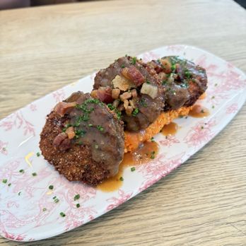 The Southern Gentleman - Fried Green Tomatoes - Gastropubs Near Me - Atlanta, Georgia