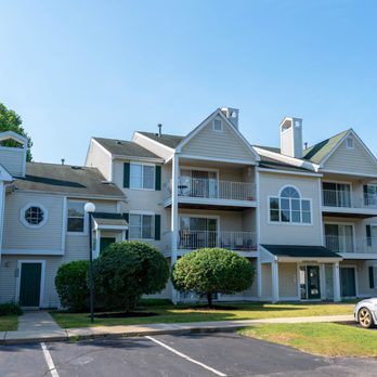 Drakes Pond - Large 1, 2 and 3 Bedroom Apartments at Drakes Pond Apartments in Kalamazoo, MI - Apartments Near Me - Kalamazoo, Michigan Drakes Pond - Large 1, 2 and 3 Bedroom Apartments at Drakes Pond Apartments in Kalamazoo, MI - Apartments Near Me - Kalamazoo, Michigan