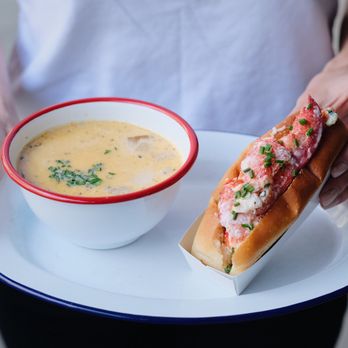 Bar Harbor - Lobster Roll with cheddar IG @ momoshares - Seafood Near Me - Seattle, Washington Bar Harbor - Lobster Roll with cheddar IG @ momoshares - Seafood Near Me - Seattle, Washington