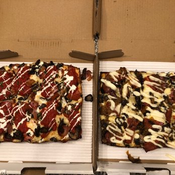 8Mile Detroit Style Pizza - Pizza Near Me - Toronto, Ontario