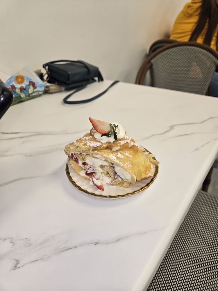 Bella Sicilia Bakery & Deli