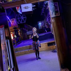 Diamond Jim's Saloon - Big ass mirror for pics and lipgloss checks