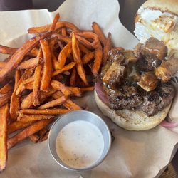HF Crave - Talladega burger with sweet potato fries and creamy garlic dipping sauce