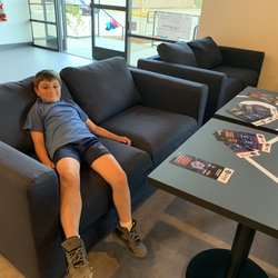 Le Five West Sacramento - Comfy lounge area