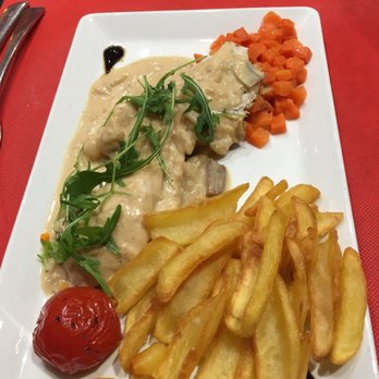 La Table du Terroir - Chicken Normandy with fries - French Near Me - Bayeux, 14