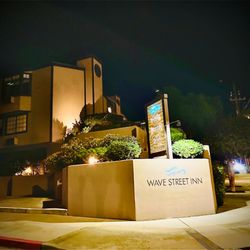 Wave Street Inn - Street view