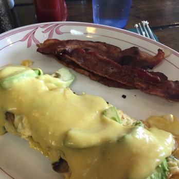 Connie's - Cafes Near Me - Vista, California