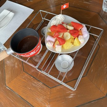 Fondue House Du Pont - Chocolate fondue. - Cheese Shops Near Me - Luzern, LU