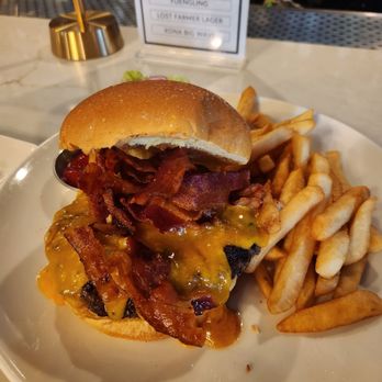 Park Place Restaurant & Bar - Bars Near Me - New Hyde Park, New York