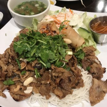 Pho Che - Vermicelli noodles with bbq pork and spring roll - Vietnamese Near Me - Flushing, New York
