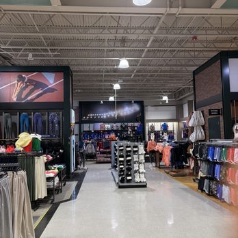 DICK'S Sporting Goods - Sports Wear Near Me - Valley Stream, New York