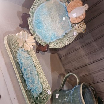 Crystal King Pottery - Arts & Crafts Near Me - Seagrove, North Carolina Crystal King Pottery - Arts & Crafts Near Me - Seagrove, North Carolina
