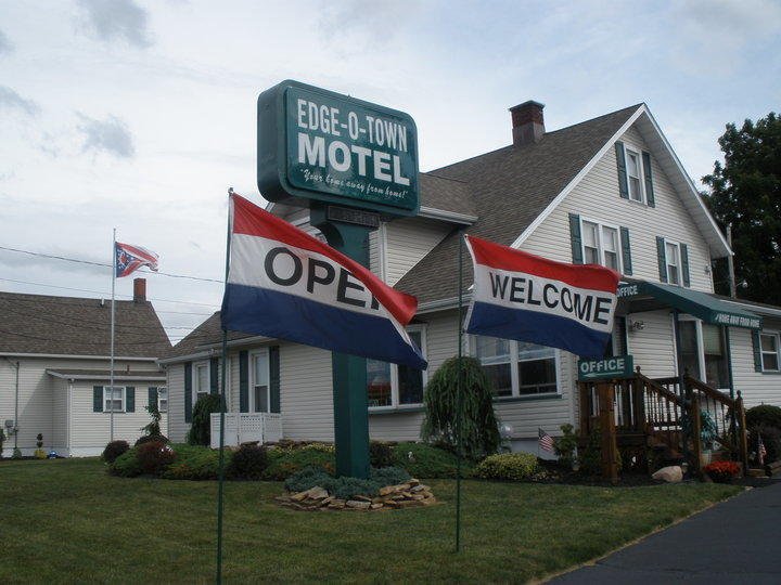 EDGEOTOWN MOTEL 11 Reviews 2328 N Ridge Rd E, Ashtabula, OH Yelp