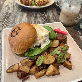 Yaz's Table - Breakfast Burger - Breakfast & Brunch Near Me - Abington, Massachusetts