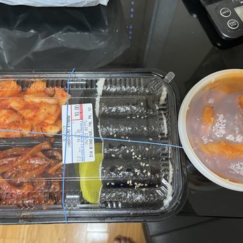 Arirang Dumpling & Catering - a tray of chicken wings and a bowl of soup - Caterers Near Me - Palisades Park, New Jersey Arirang Dumpling & Catering - a tray of chicken wings and a bowl of soup - Caterers Near Me - Palisades Park, New Jersey