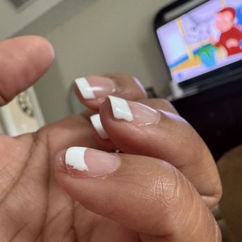 Hanbury Nails - I should have inspected my nails before I left...pinky doesn't look good. Must of happened when he filing my nails for the last time - Nail Salons Near Me - Chesapeake, Virginia