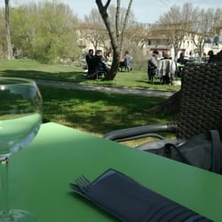 Chez Tibère - Jardin / terrasse au bord de la rivière avec son pont romain : buccolique