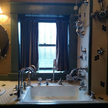 Olympic Club Pub - Awesome restroom - American Near Me - Centralia, Washington Olympic Club Pub - Awesome restroom - American Near Me - Centralia, Washington