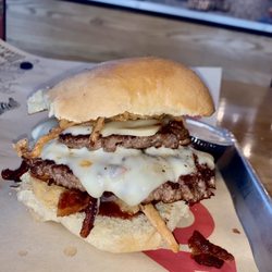 MOOYAH Burgers, Fries & Shakes