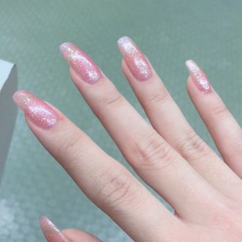 Gradient Nail - Nail Salons Near Me - Honolulu, Hawaii