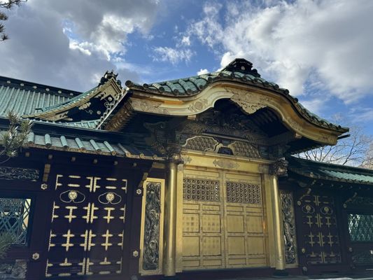Ueno Toshogu Shrine by null