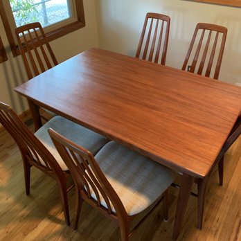 Vintage Pink - Dining table and chairs - Used, Vintage & Consignment Near Me - Portland, Oregon Vintage Pink - Dining table and chairs - Used, Vintage & Consignment Near Me - Portland, Oregon