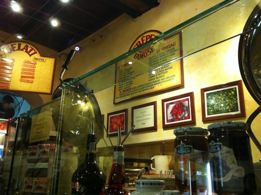 LE COLONNE GELATI & CREPES FAMOSE® by null