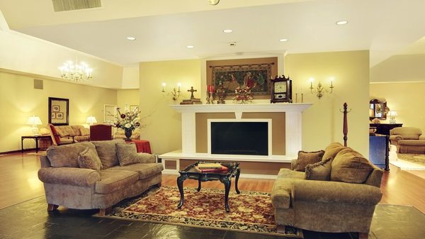 GIPSON FUNERAL HOME - Updated August 2025 - 20 Photos - 1515 S Chestnut