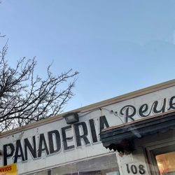 Reyes Bakery - Front of store