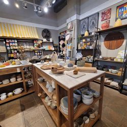 Su Casa - Ceramics, textiles, gadgets, and more.