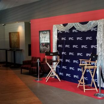 IPIC Redmond - Cinema Near Me - Redmond, Washington