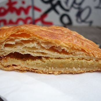 L'Art Sucré - L’Art Sucré 05/26/19: Pithivier - Desserts Near Me - Frankfurt, HE