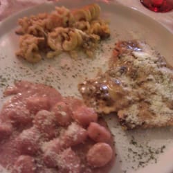 La Rosa - Tris di primi: gnocchi alle fragole, ravioli alla ricotta, pasta funghi e tartufo