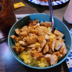 Easton Pub and Grub - Mac and cheese bowl
