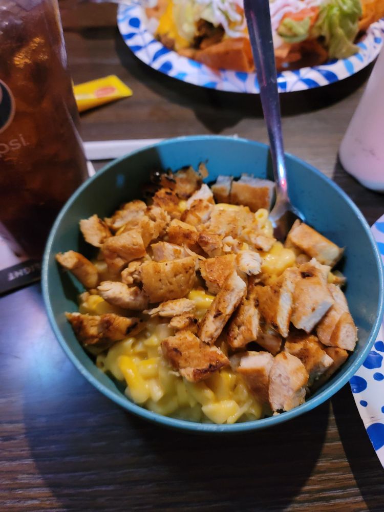 EASTON PUB AND GRUB Updated October 2024 10 Reviews 106 Elijah St