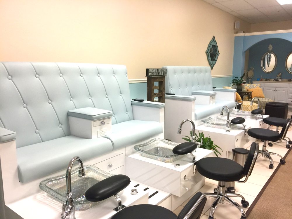 LuLu's Beauty Lounge Image