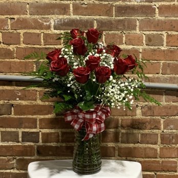 Lilies on Main - A beautiful dozen roses. - Florists Near Me - Fountain Inn, South Carolina Lilies on Main - A beautiful dozen roses. - Florists Near Me - Fountain Inn, South Carolina
