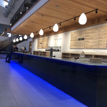 Maine Beer - Clean and minimalist. - Breweries Near Me - Freeport, Maine Maine Beer - Clean and minimalist. - Breweries Near Me - Freeport, Maine