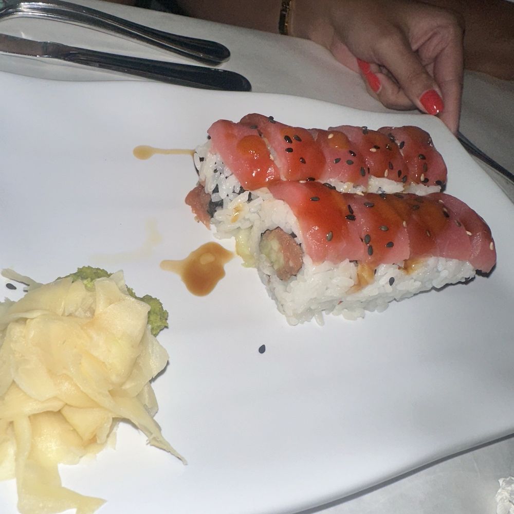 Big Fish Restaurant & Bar - Tuna Lovers Roll - Seafood Near Me - Orange Beach, Alabama