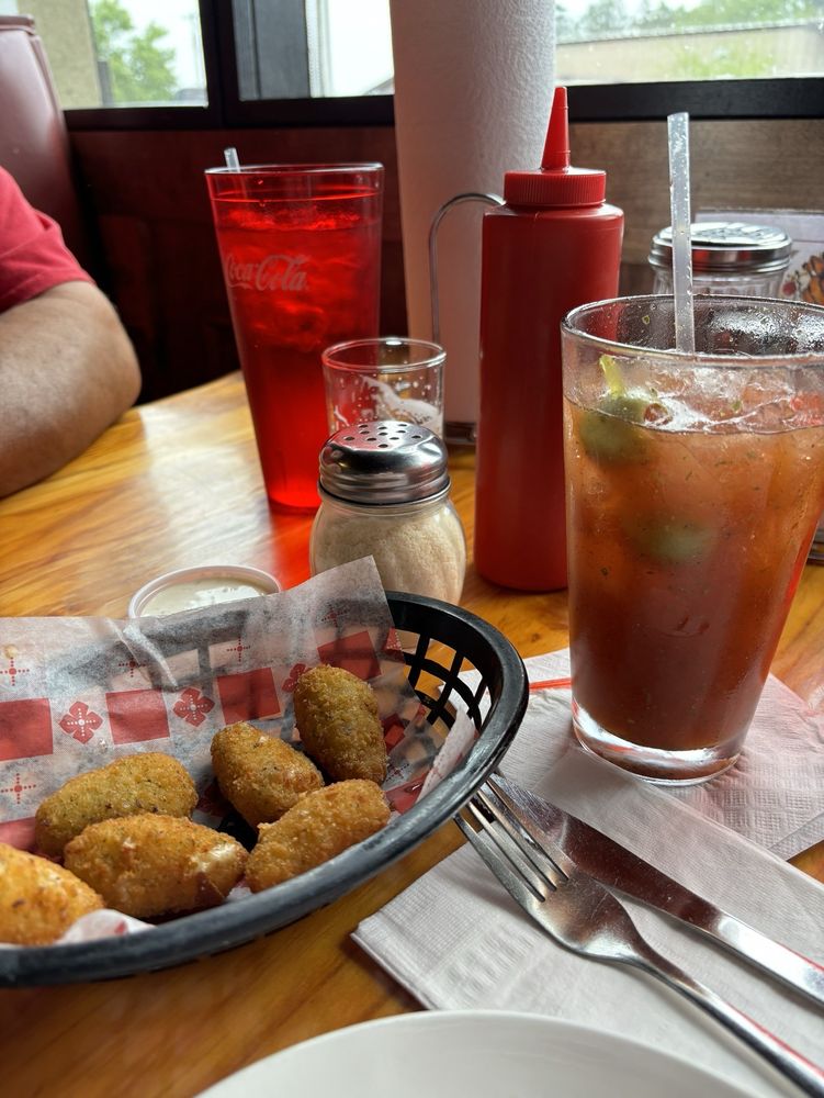 BB Jacks Pizza and Sandwich Lounge