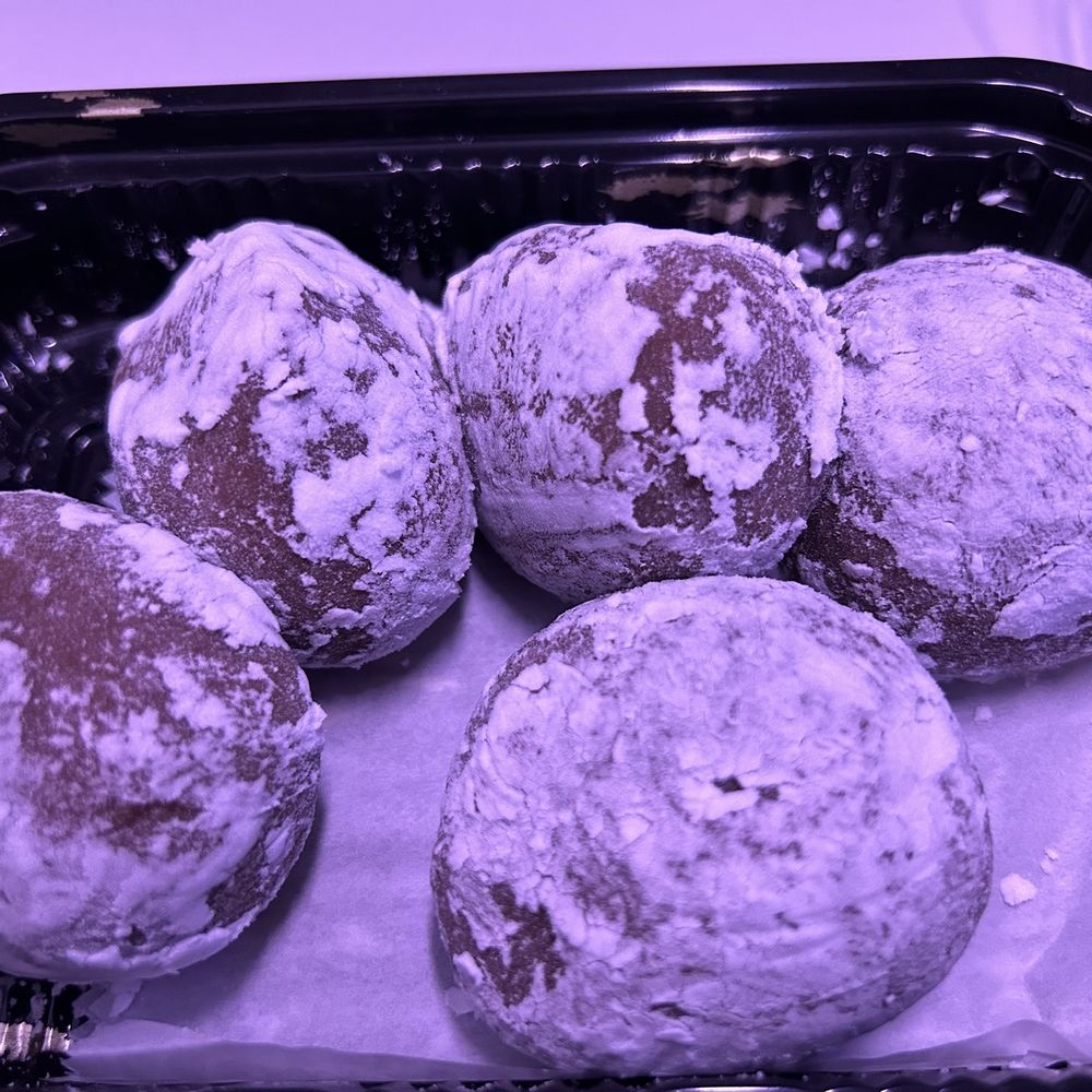 Maui Specialty Chocolates - Dark chocolate truffle mochi - Desserts Near Me - Kahului, Hawaii Maui Specialty Chocolates - Dark chocolate truffle mochi - Desserts Near Me - Kahului, Hawaii