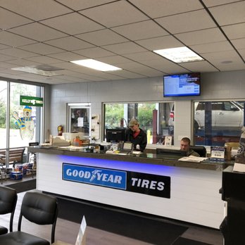 BUBBAS TIRE COMPANY - Showroom counter - Tires Near Me - Dublin, Georgia