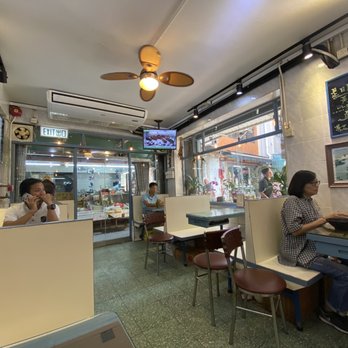 新寶馬茶餐廳小廚 - Inside - Hong Kong Style Cafe Near Me - Hong Kong, HK