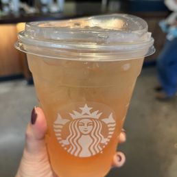 Iced Peach Green Tea Lemonade