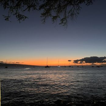 Mala Ocean Tavern - Lahaina sunset - Seafood Near Me - Lahaina, Hawaii Mala Ocean Tavern - Lahaina sunset - Seafood Near Me - Lahaina, Hawaii
