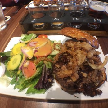 La Cabra Brewing - Pork belly burger - Brewpubs Near Me - Berwyn, Pennsylvania