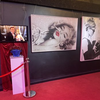 Kfir Moyal Gallery - Art Galleries Near Me - Miami Beach, Florida