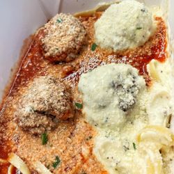 Got Balls Meatball Truck - Classic Fettuccini & Balls Plate w/ 2 flavors meatballs & 2 flavors sauces