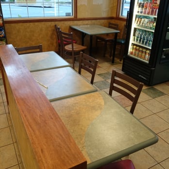 Subway - Dining room 2 - Sandwiches Near Me - West Hartford, Connecticut
